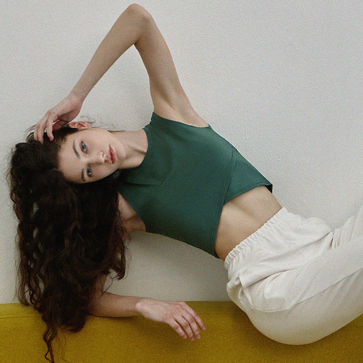 Dame Sporty Crop-Top med ergonomisk pasform og fugtregulerende materiale Stilla