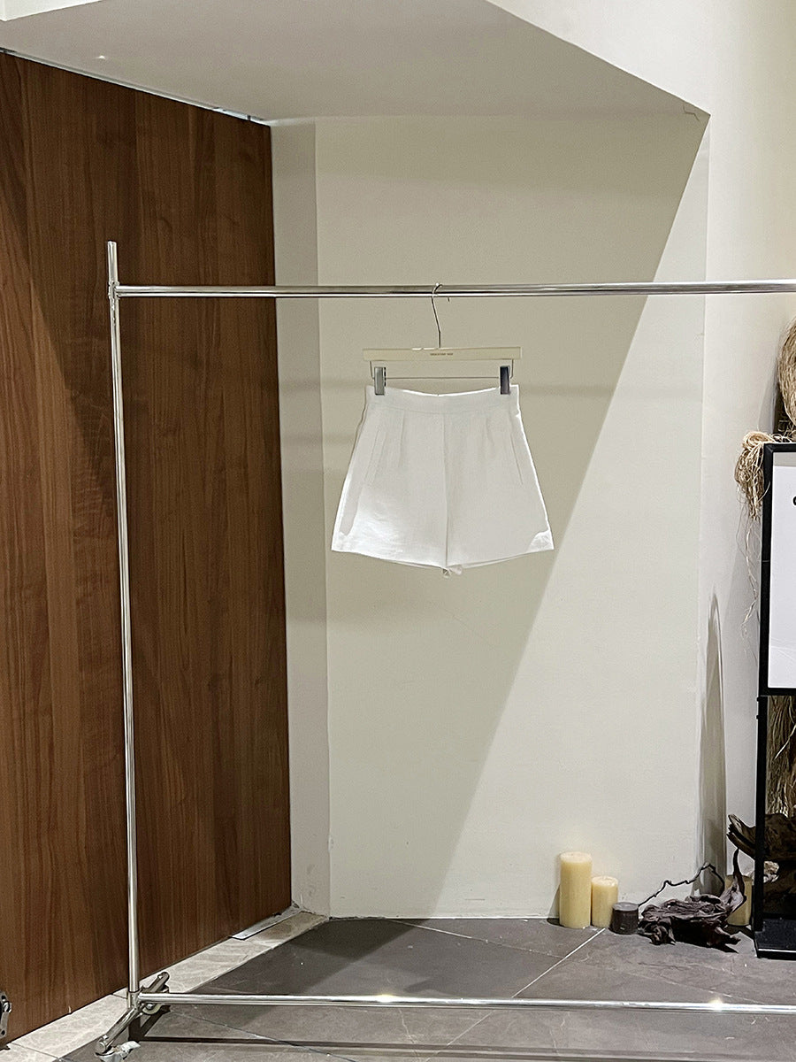 Dame elegante shorts i minimalistisk stil med høj talje og praktiske lommer Stilla