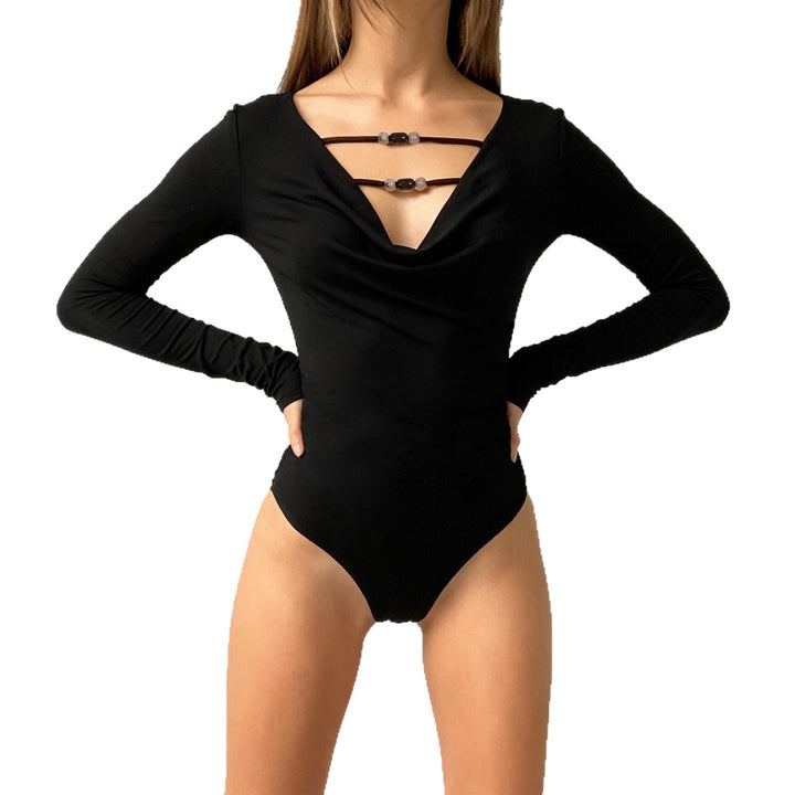 Dame elegant langærmet body med moderne udsnit Skovae