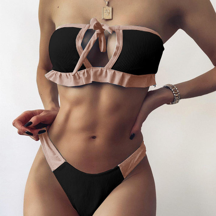 Dame Bandeau-Bikini med legende flæsekant og innovativ snøring Stilla