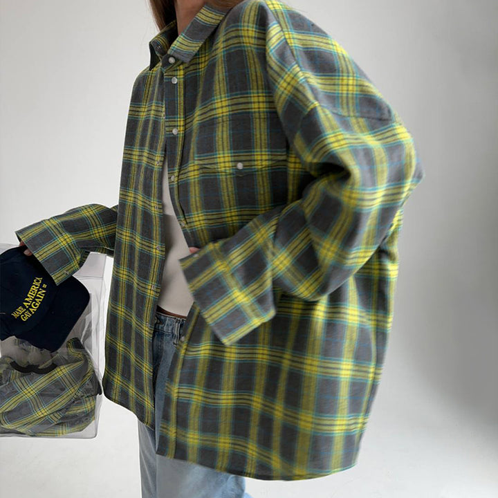 Dame ternet skjorte i afslappet oversize-stil Stilla