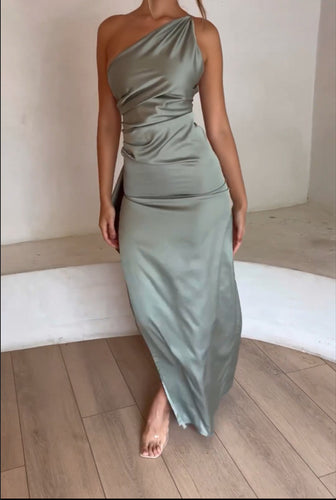 Dame Elegant og figursyet aftenkjole med asymmetrisk snit