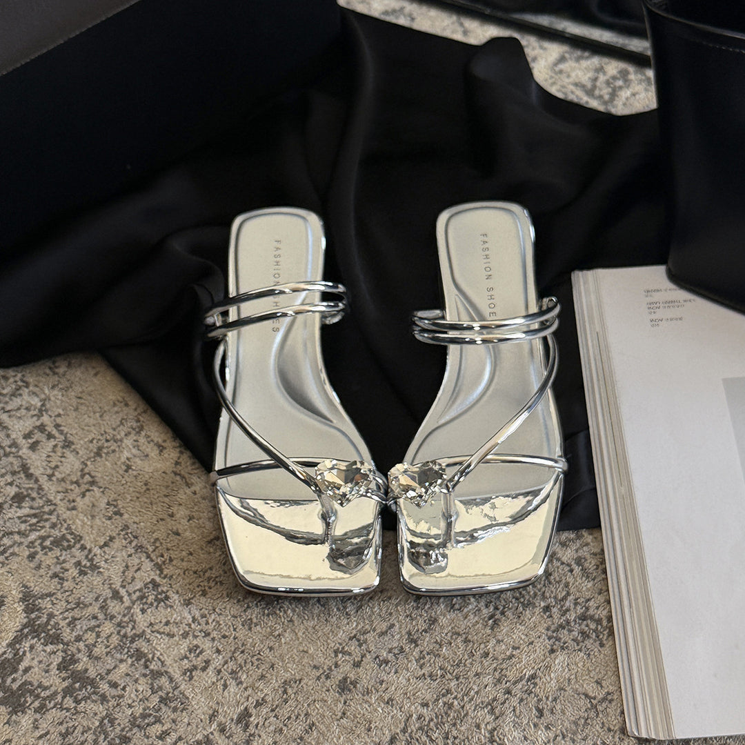 Femme Elegante Fyrkantede Tå-sandaler med Strass-detaljer Stilla