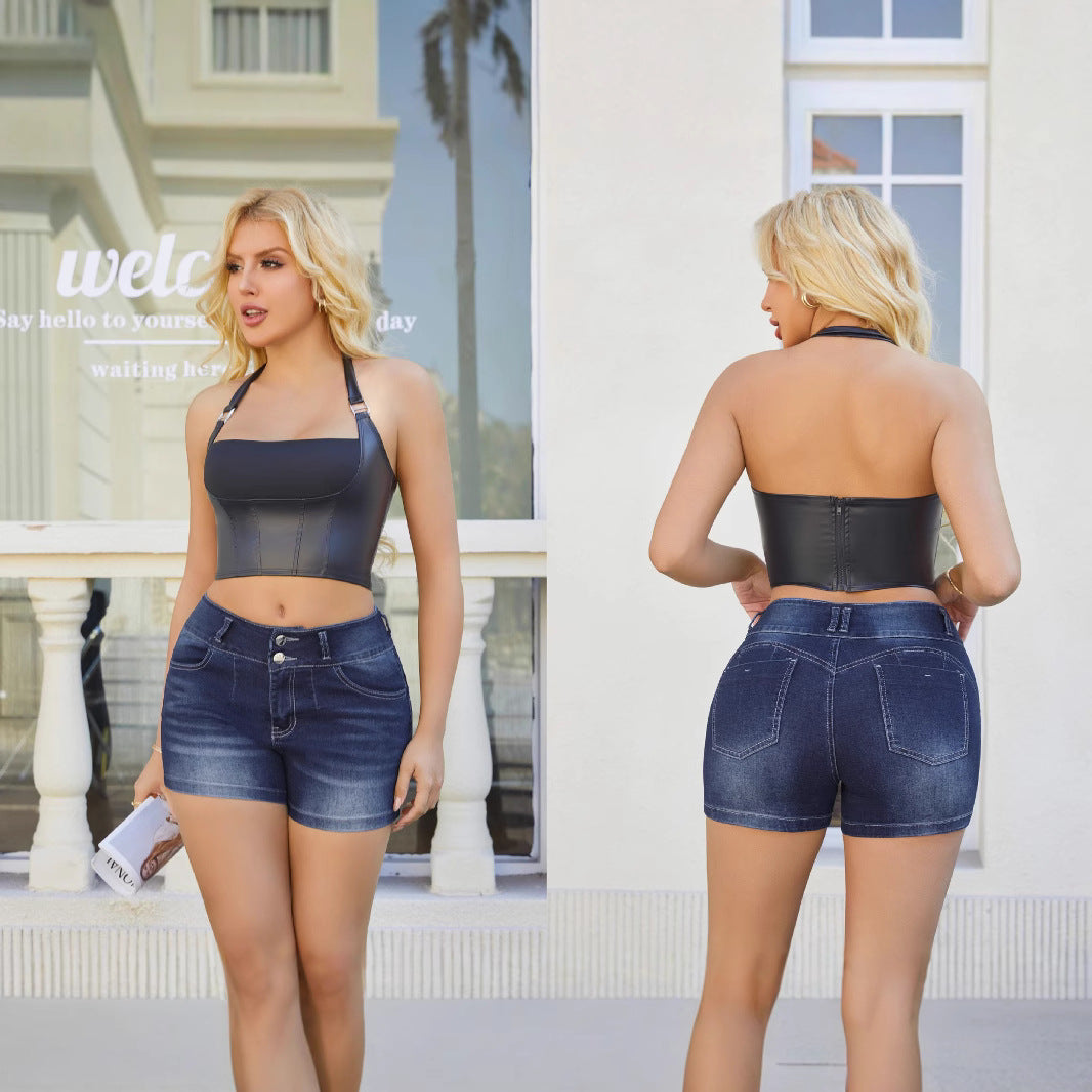 Dame jeans-shorts med elegant knaplukning og figurskærende snit Stilla