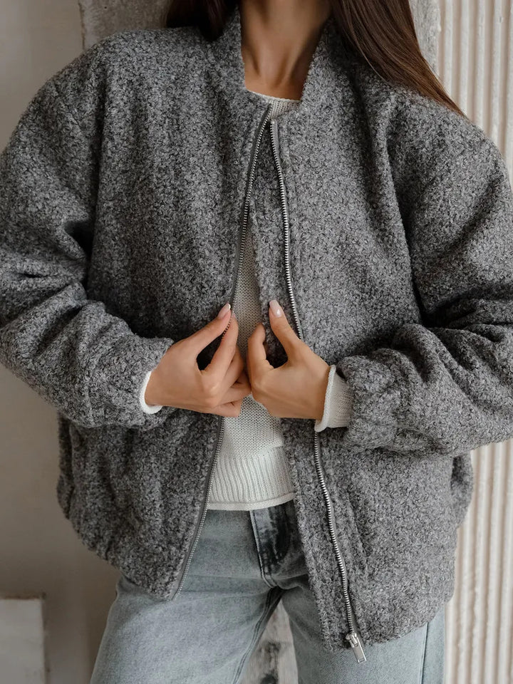 Dame overgangsjakke i varmt teddy-fleece med praktiske lommer og elastiske manchetter Stilla