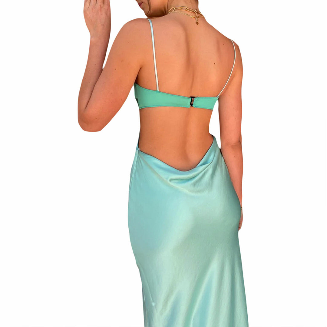Dame elegant lang kjole med innovativt cut-out design og fine spaghetti stropper Skovae