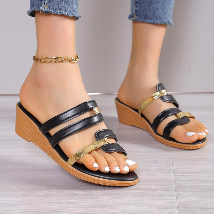 Dame sandaler med elegant remdesign og luksuriøse guldaccenter Stilla