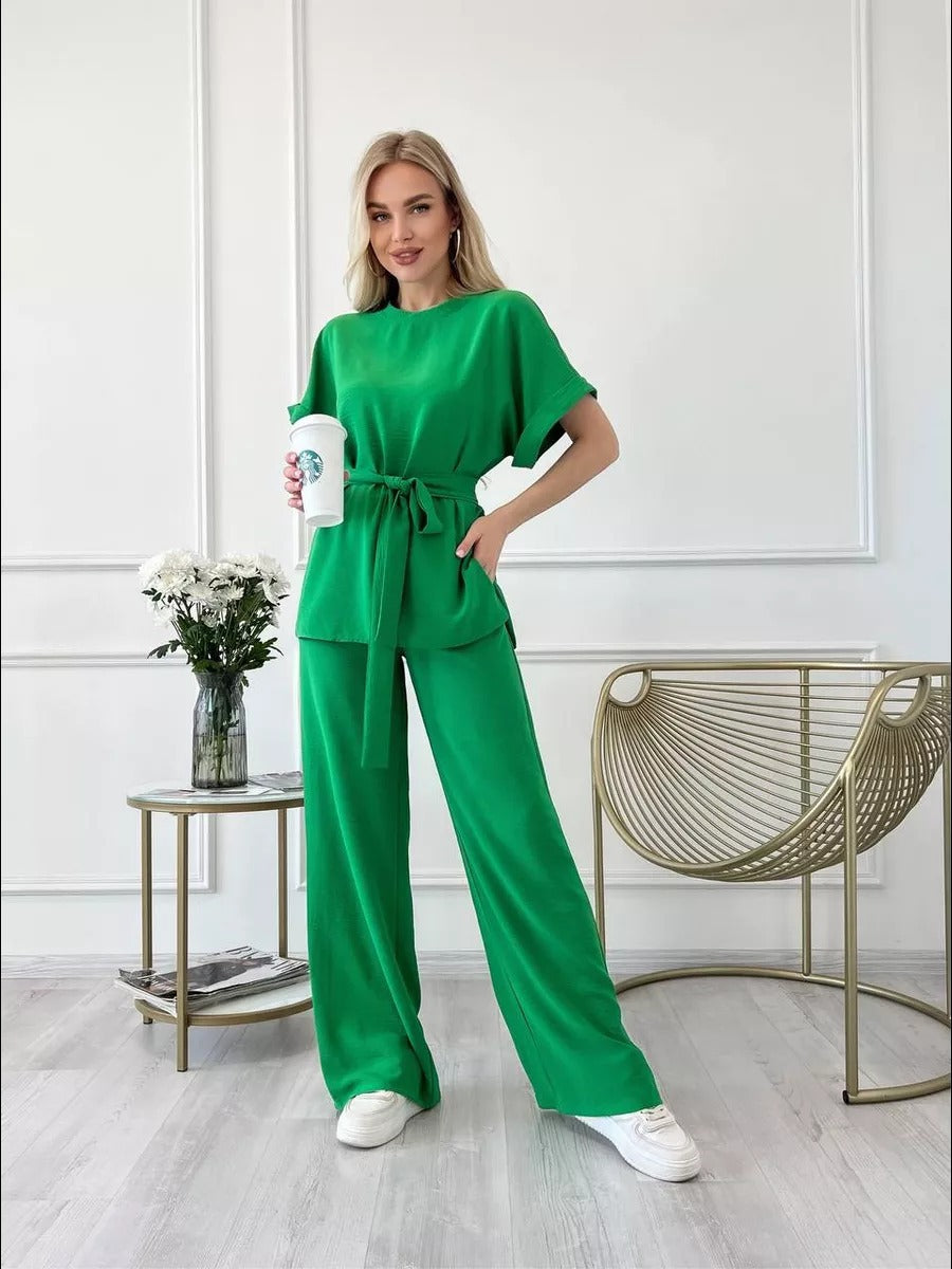Damer elegant loungewear sæt med taljebælte og flydende snit Stilla