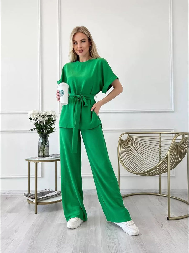 Damer elegant loungewear sæt med taljebælte og flydende snit Stilla