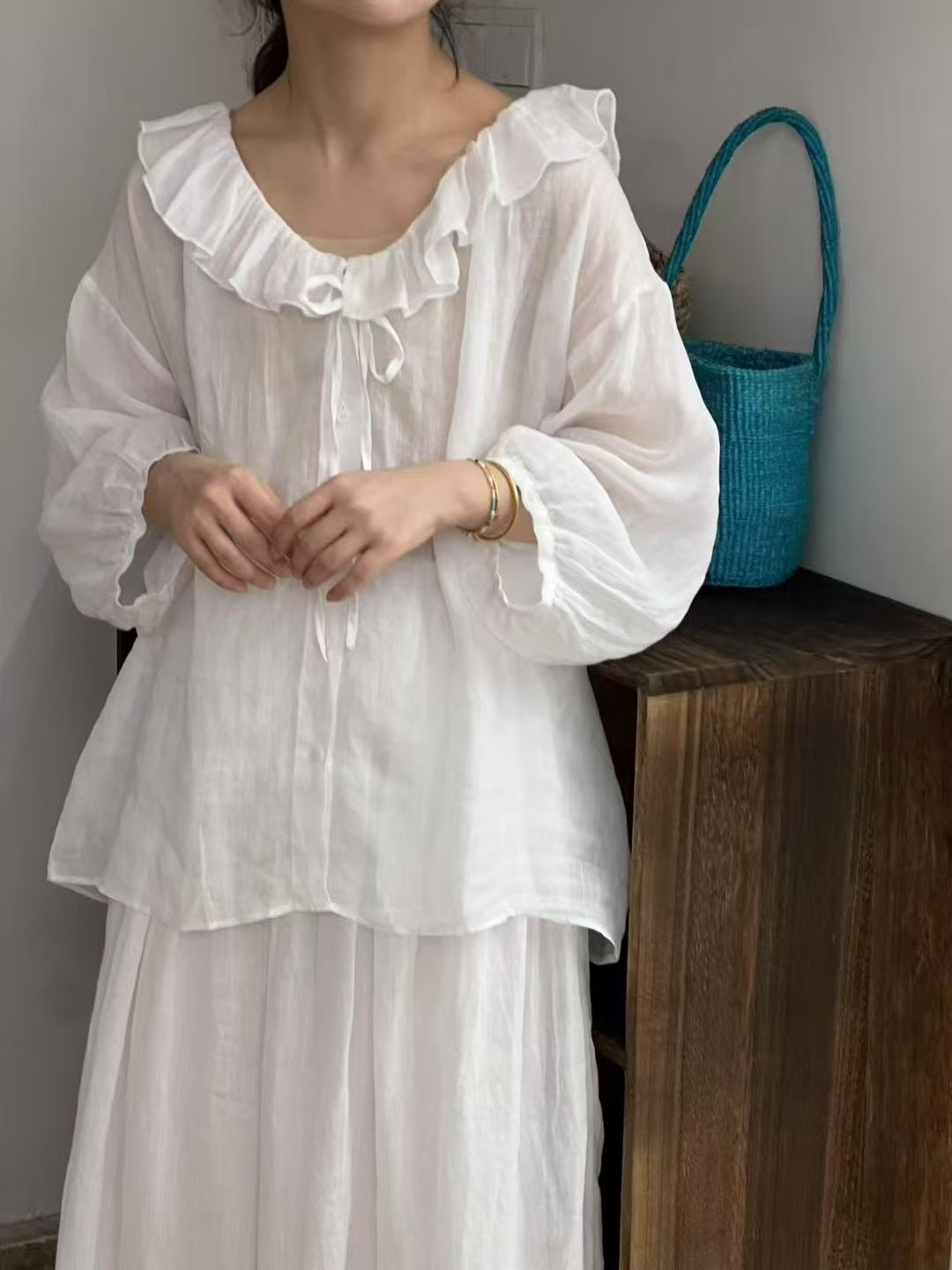 Femme Transparent Ruffle Krave Button-Up Bluse Stilla