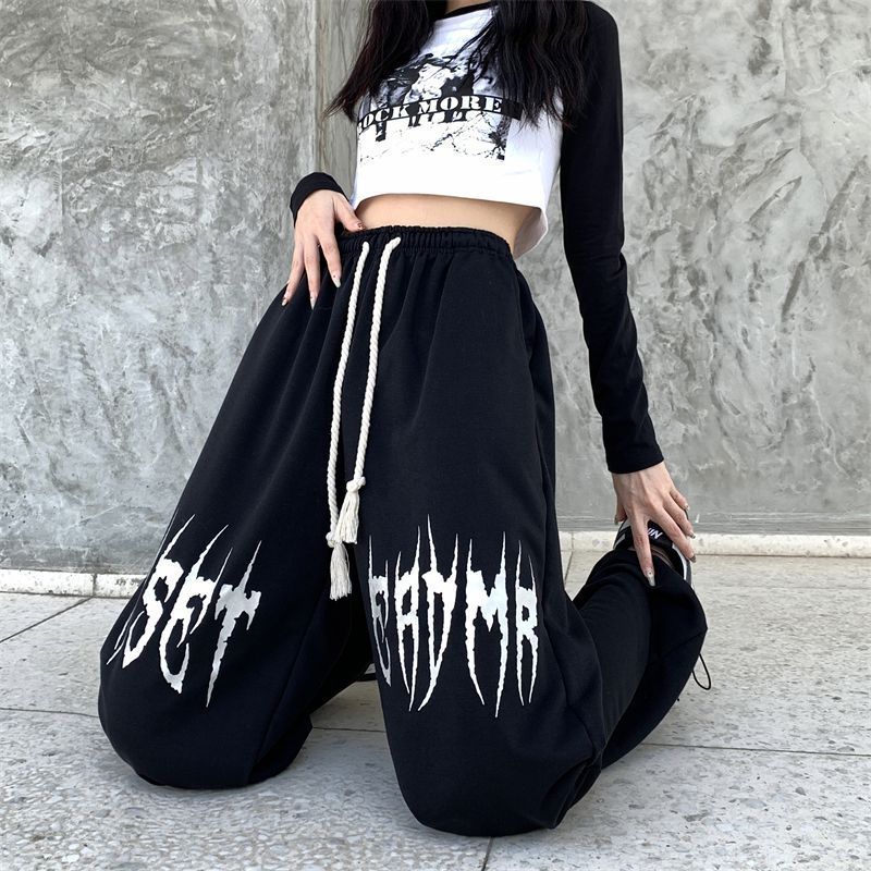 Dame baggy bukser med unikt graffiti design Stilla
