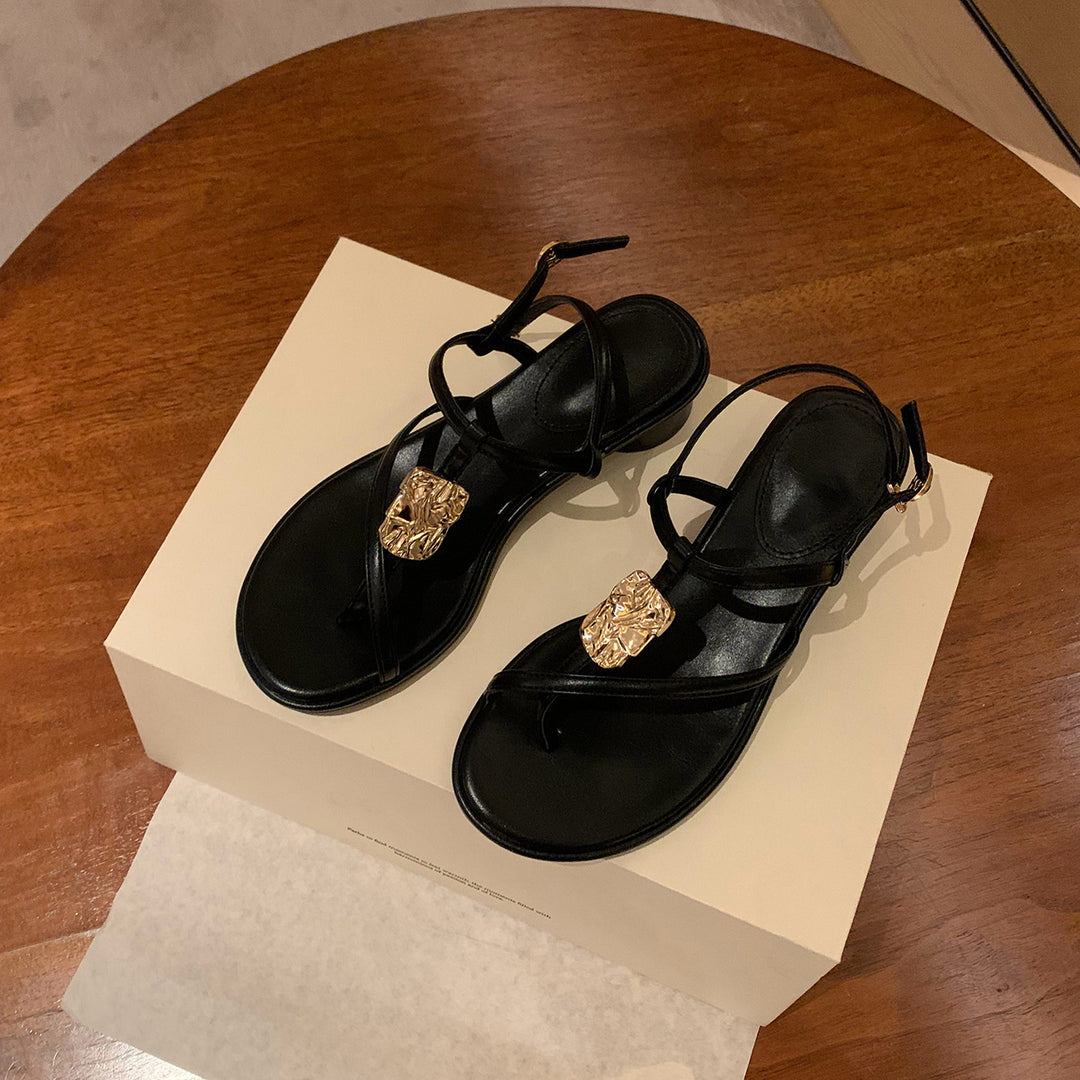 Dame elegante flade sandaler med dekorativ rem Stilla