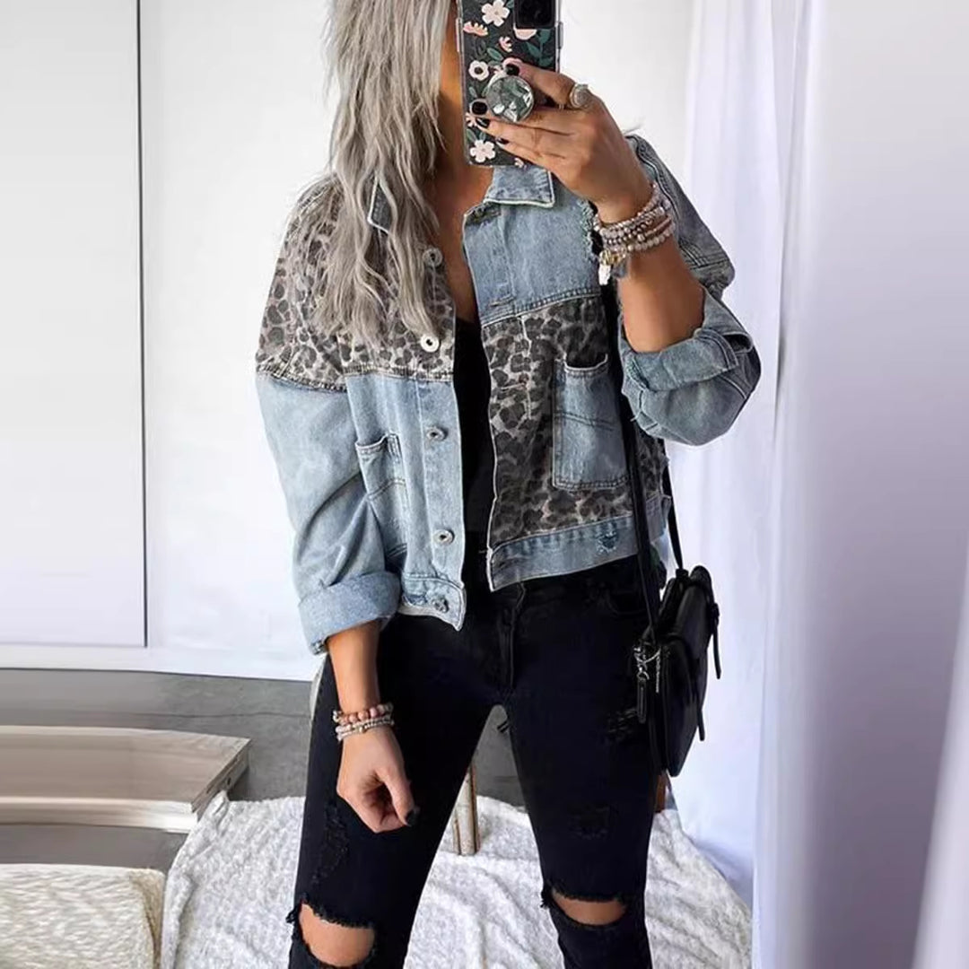 Damejeansjakke med leopardprint og afslappet snit Stilla
