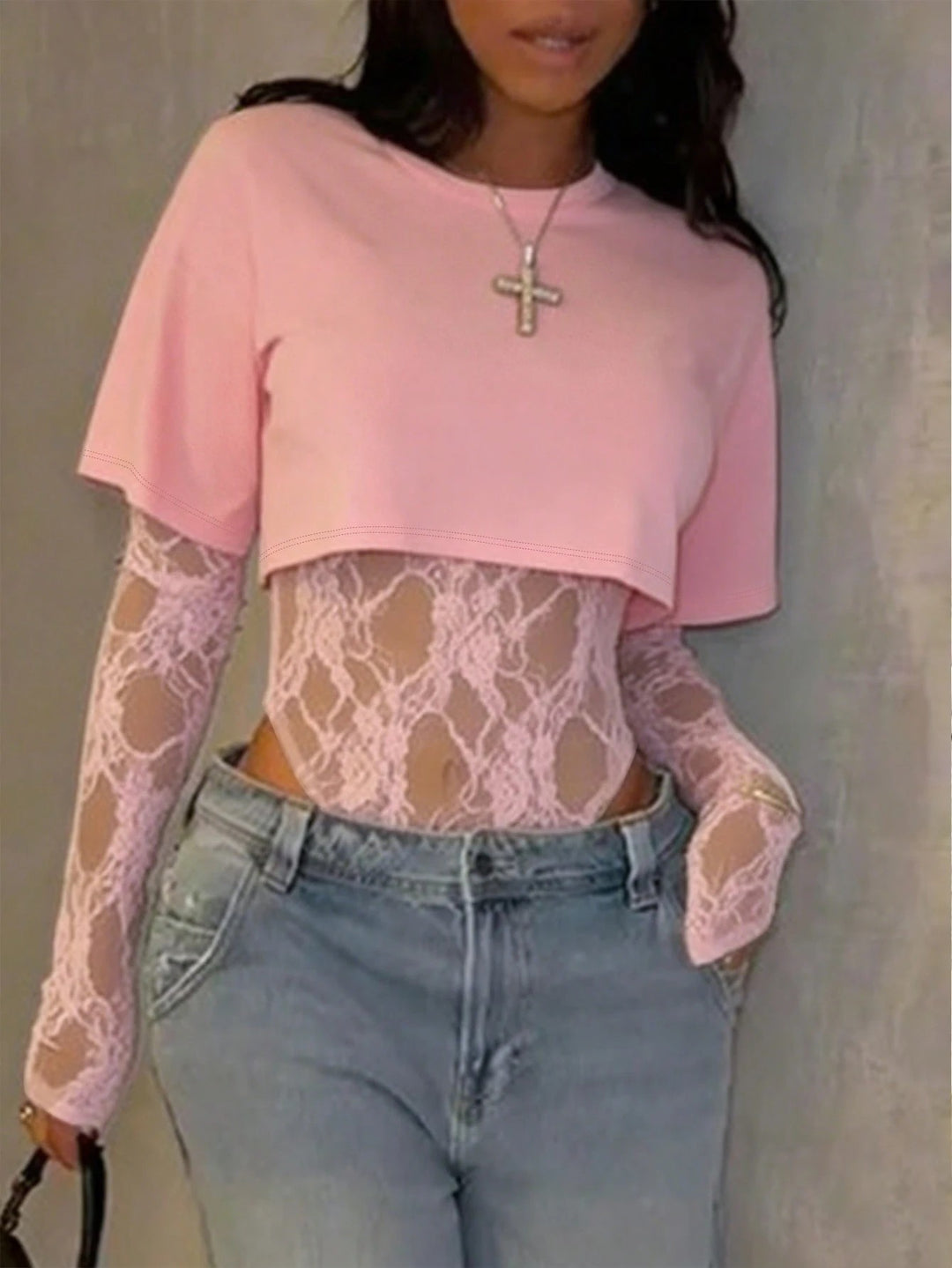 Dame Bodyshirt med transparente spidsærmer og afslappet pasform Skovae