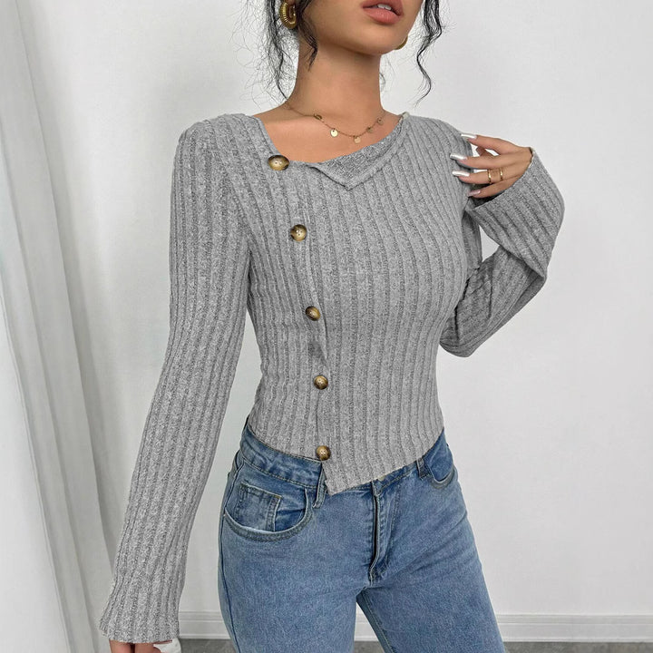 Kvinders sweater med asymmetrisk udskæring og knapdetaljer Stilla