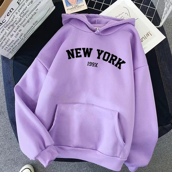 Kvinders hoodie med sporty New York print Skovae