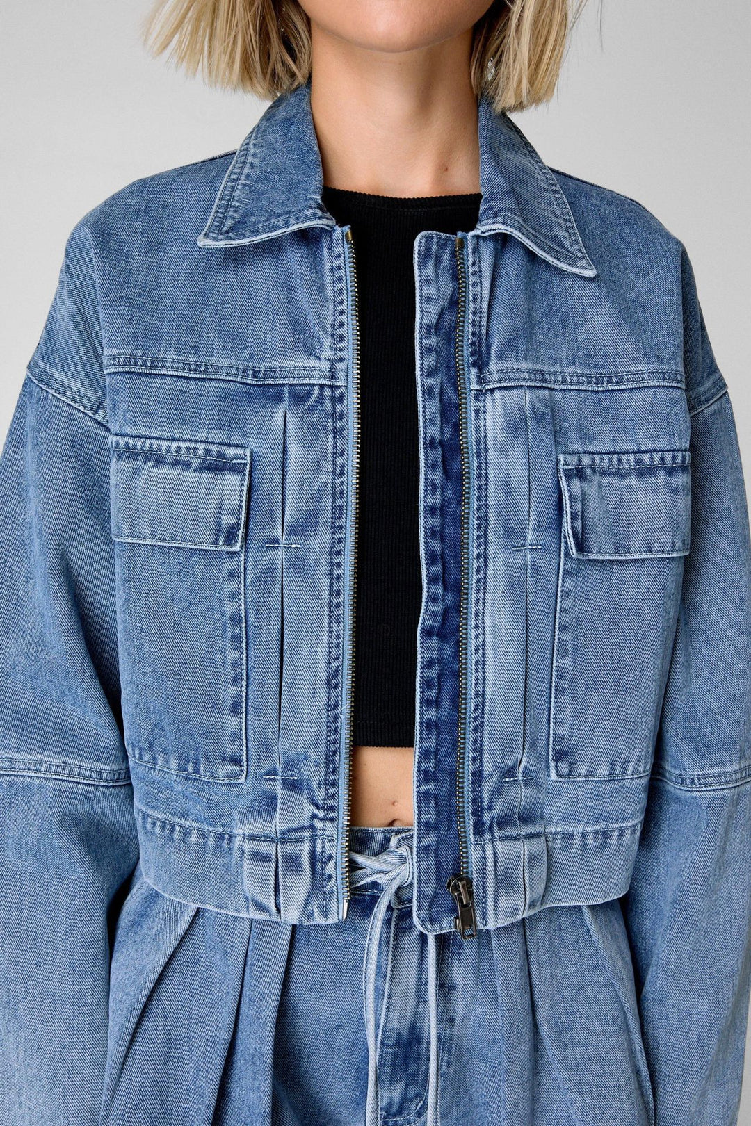 Dame Denim Shorts med komfortabelt gummibånd og moderigtige folder Stilla