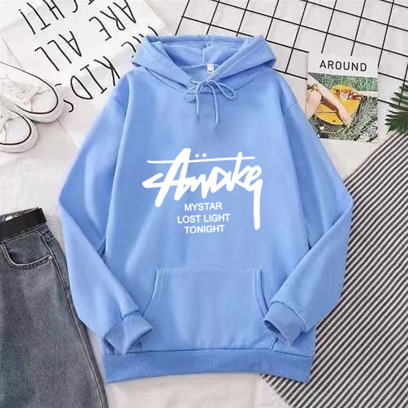Damer hoodie med moderne skrift Skovae