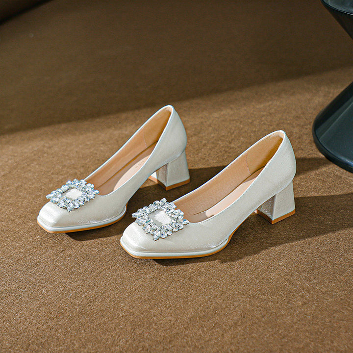 Femme Dekorative Blokhæl Pumps med Krystal Accent Stilla