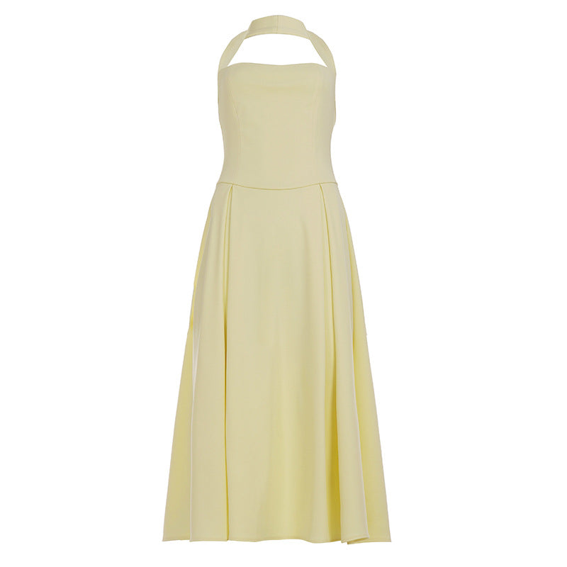 Dame Maxikjole med elegant Halterneck-design og flydende silhuet Skovae