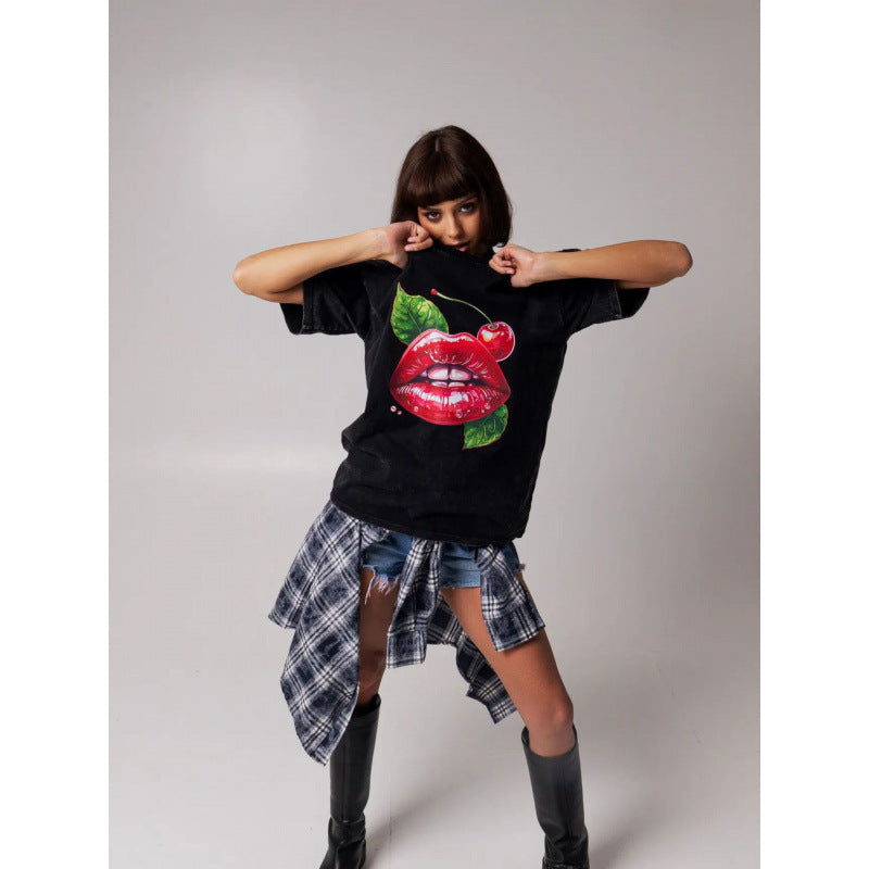 Dame T-shirt med kreativt kirsebærmund-motiv og afslappet oversized snit Stilla