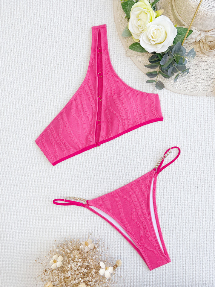 Damer asymmetrisk bikini med trendy spænder Skovae