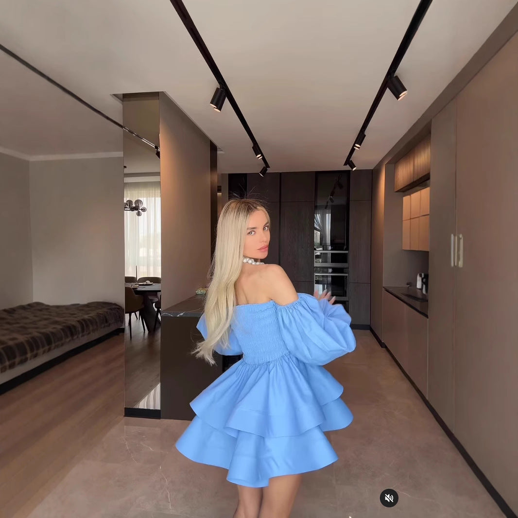 Dame Off-Shoulder Minikjole med voluminøse ærmer og flæser Stilla