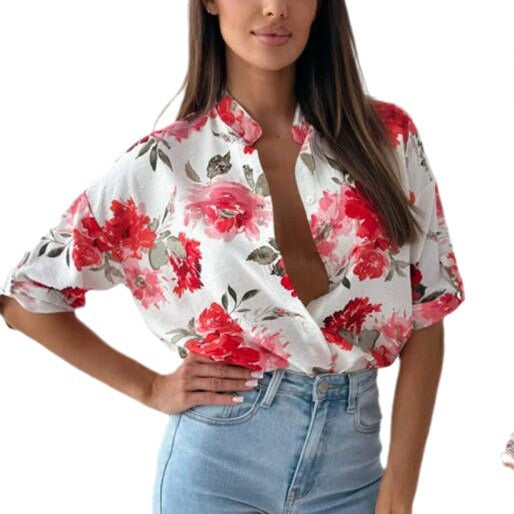 Damebluse med blomstermønster og afslappet snit Stilla