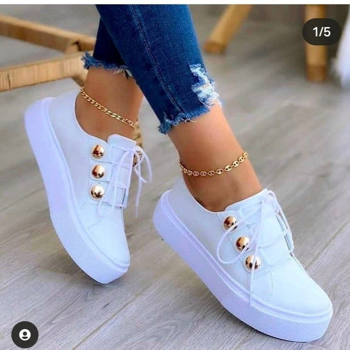 Dame mode Sneakers med elegante detaljer og platform sål Stilla