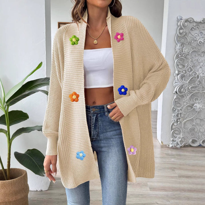 Dame strikjakke med farverigt blomsterapplikationsdesign Stilla