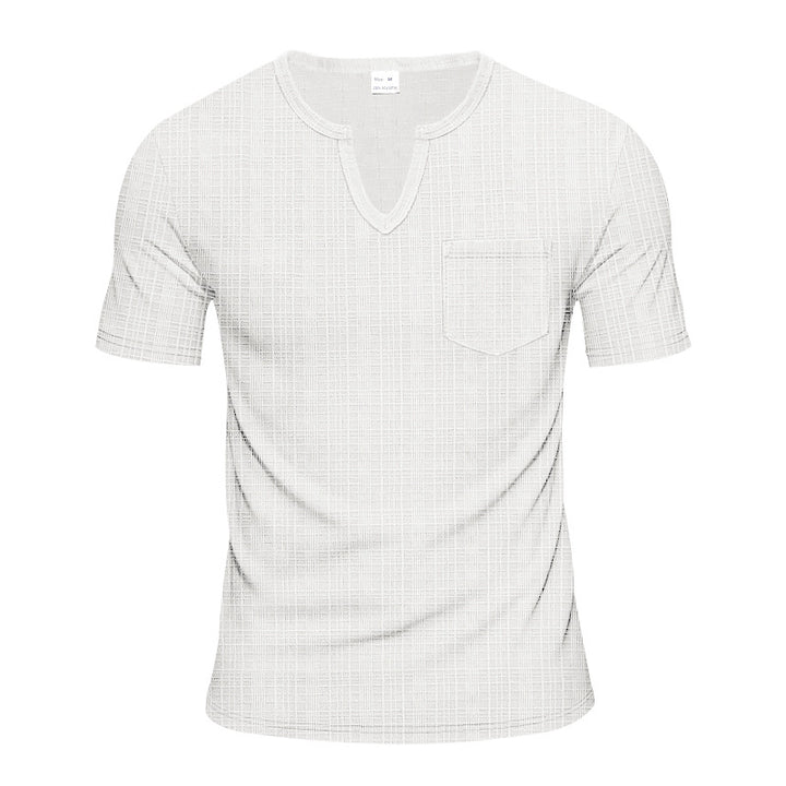 Herrer kortærmet T-shirt med moderne V-udskæring og praktiske brystlommer Stilla
