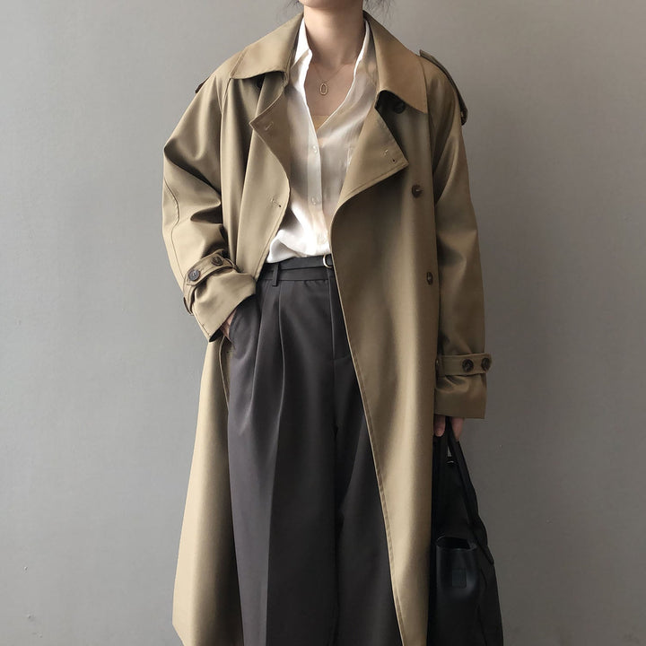 Stilla | Moderne Trenchcoat Med Dobbelt Knapliste Til Damer