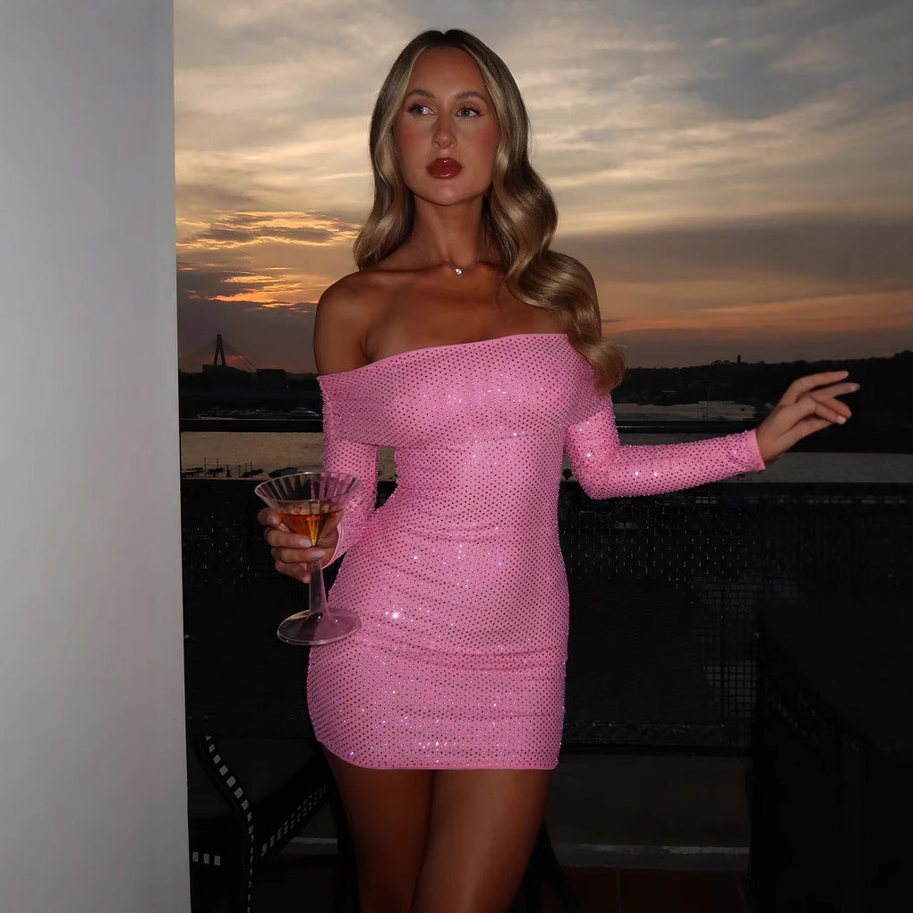Dame Off-Shoulder Minikjole med glitrende strass accenter og tætsiddende snit Skovae