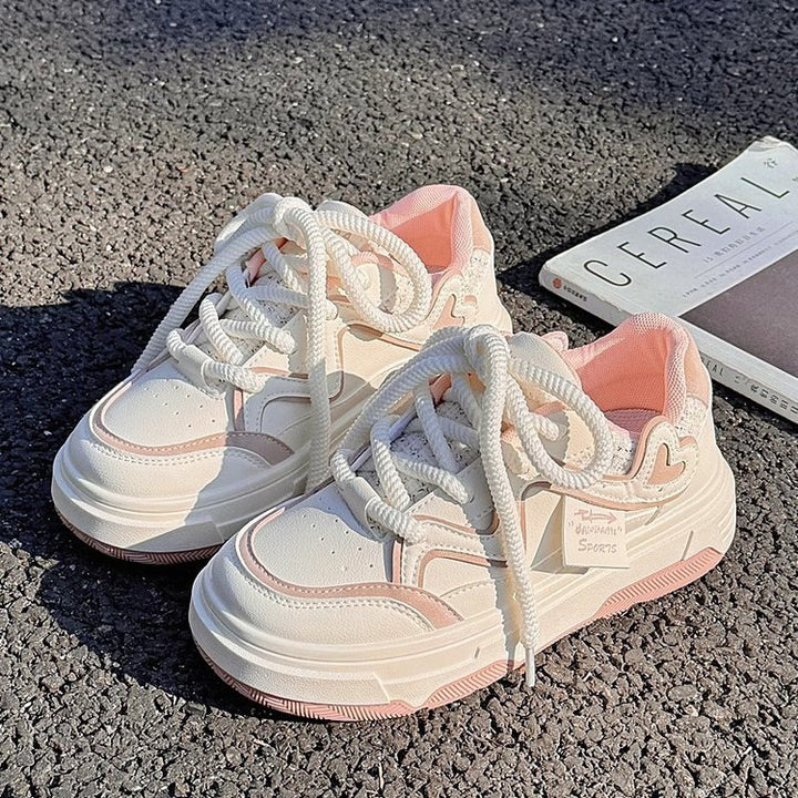 Dame sneakers i sporty chunky-design med farvede accenter og skridsikker sål Stilla