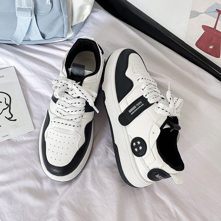 Dame moderigtige sneakers med trendy dobbelt-snørning og anatomisk formet fodseng Stilla