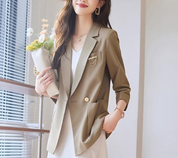 Dame mode blazer med elegante knapdetaljer Stilla