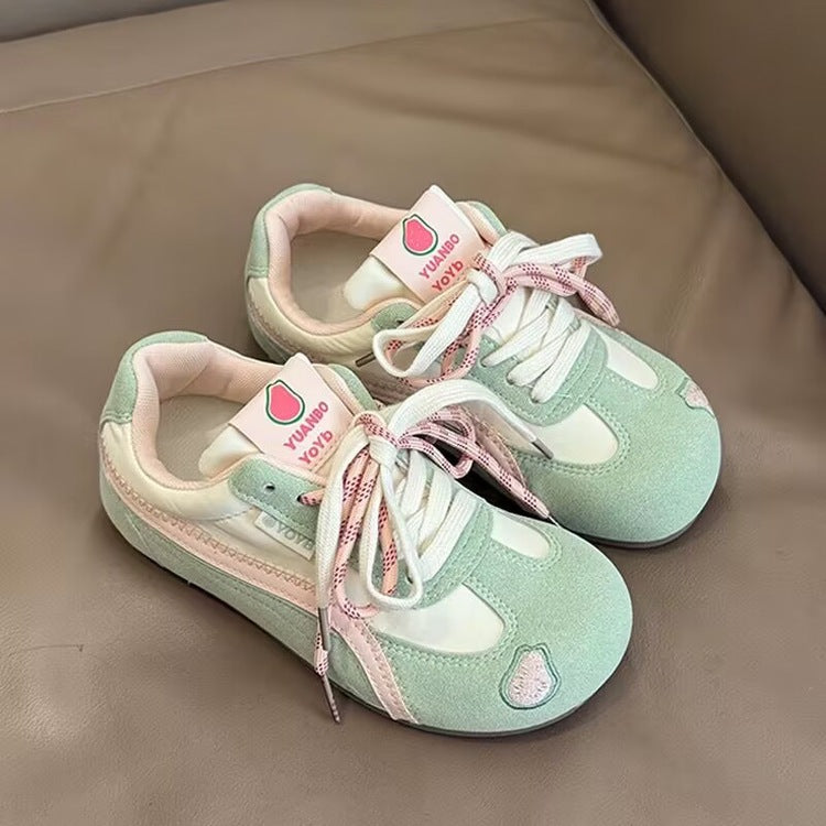 Dame Sneakers i sporty-elegant design med åndbar mesh-overflade Stilla