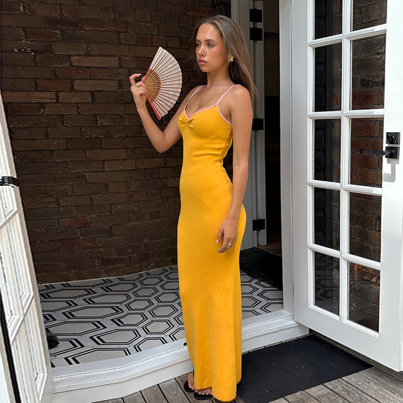 Kvinders maxikjole med smalle spaghetti stropper og elegant snit