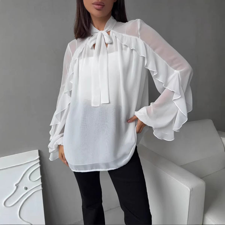 Kvinder chiffon bluse med rynker og moderne halsudskæring Stilla