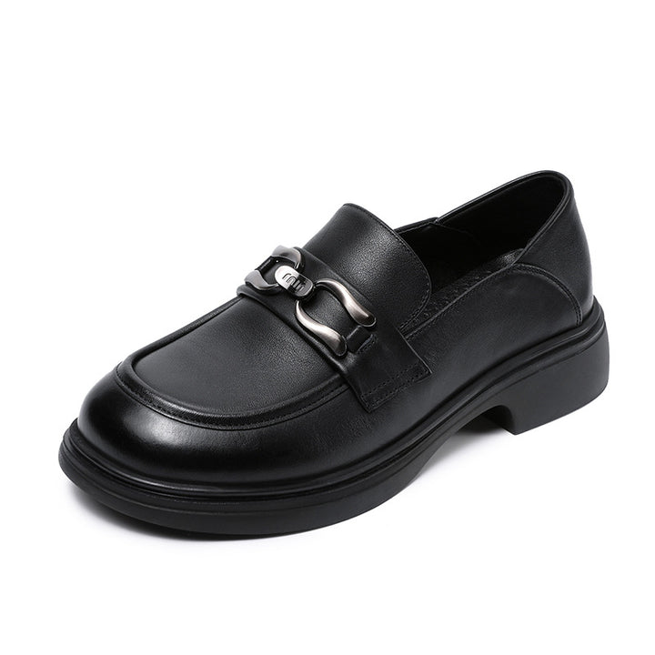 Dame elegante Slippers med dekorativ metalaccent Stilla