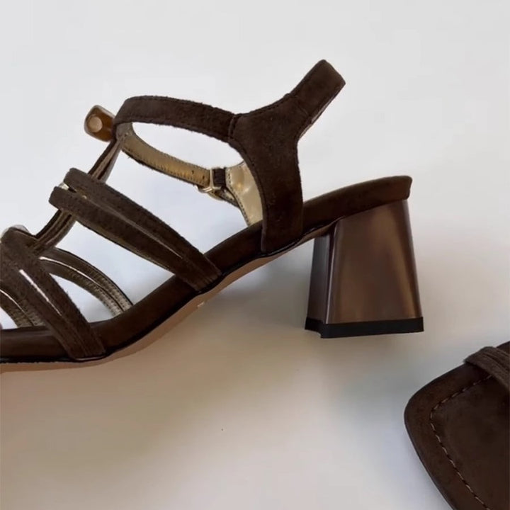 Dame sandaler med blokhæl og dekorative accenter Stilla