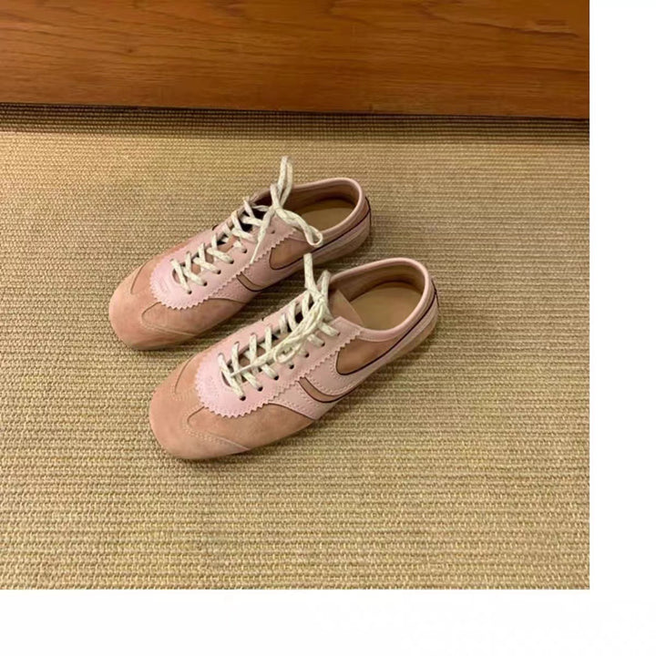Herrer retro-inspirerede ruskinds snøresneakers med farverige accenter Stilla
