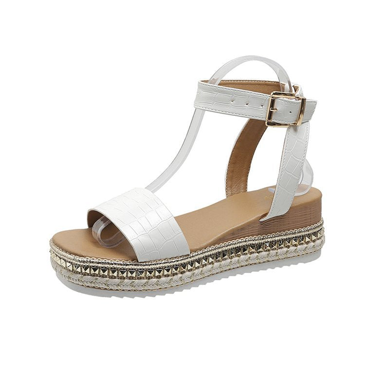 Dame Plateau-sandaler med elegant krokodillemønster og moderne pyntkant Stilla