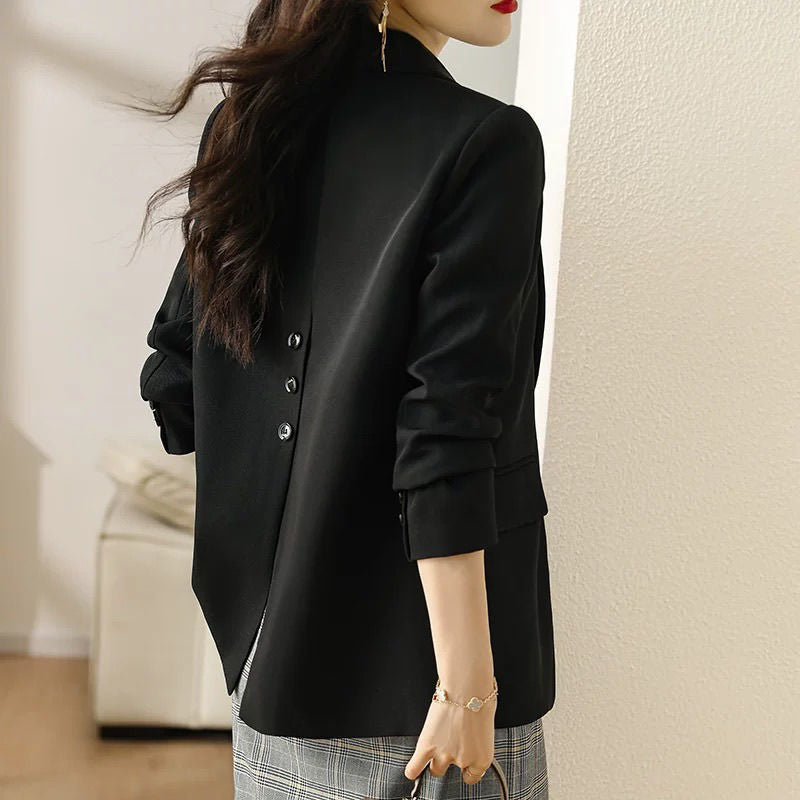 Kvinderne stilfulde blazer med klassisk snit og elegante detaljer Stilla
