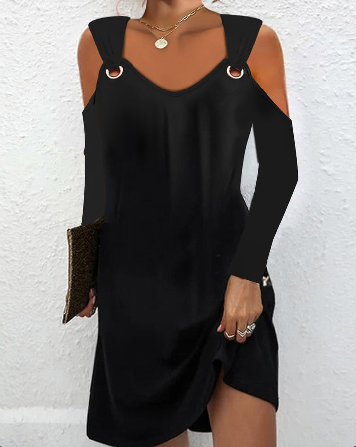 Dame elegant kjole med kold skulderdesign og dekorative ringe Stilla
