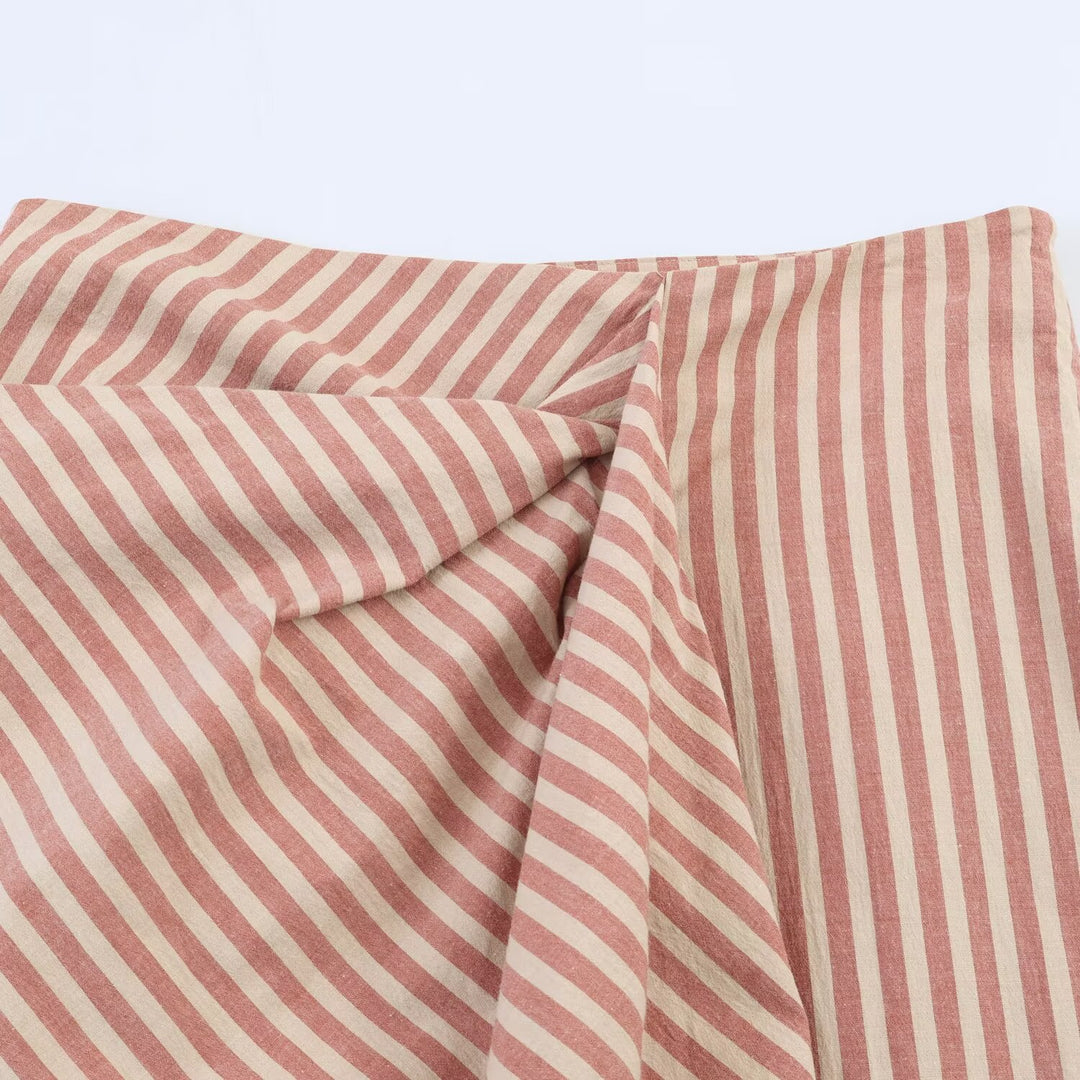 Damer wrap skirt med diagonalt stribemønster og elegant drapering Skovae