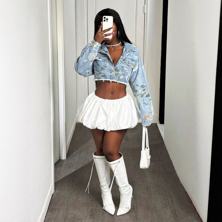 Kvinders cropped denimjakke med blomstermotiv Stilla