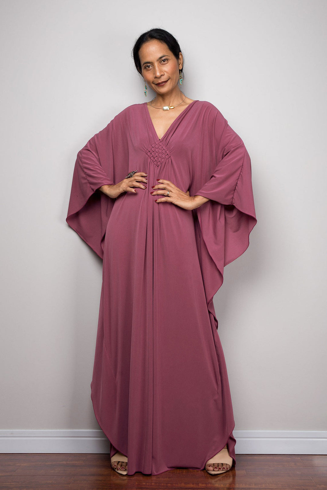 Dame Kaftan med elegant V-udskæring og flydende snit Stilla