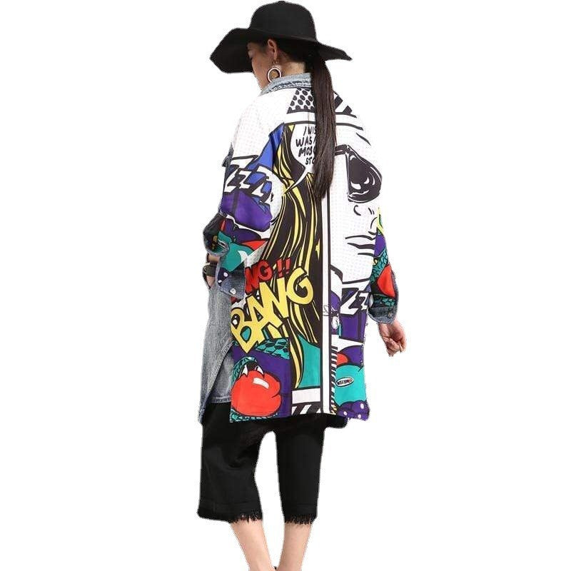 Dame Oversized Kimono-jakke med farverigt comic-print og vid pasform Stilla