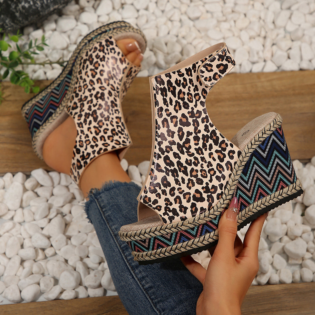 Dame Wedge-sandaler med moderne cut-out-design og stilfuld juteoverflade Stilla